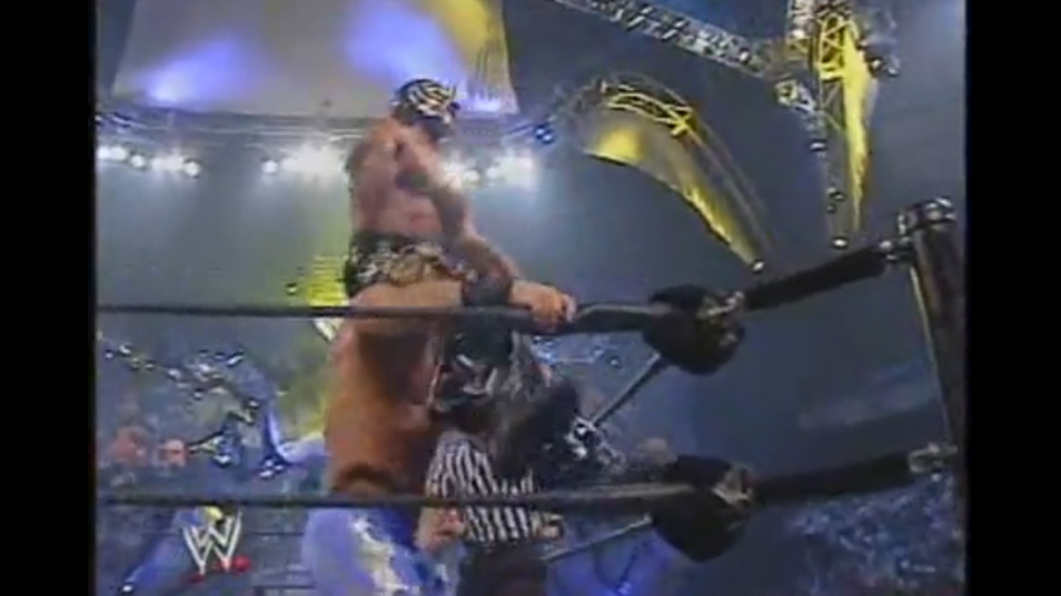 RETARD → Magazine - Rey Mysterio